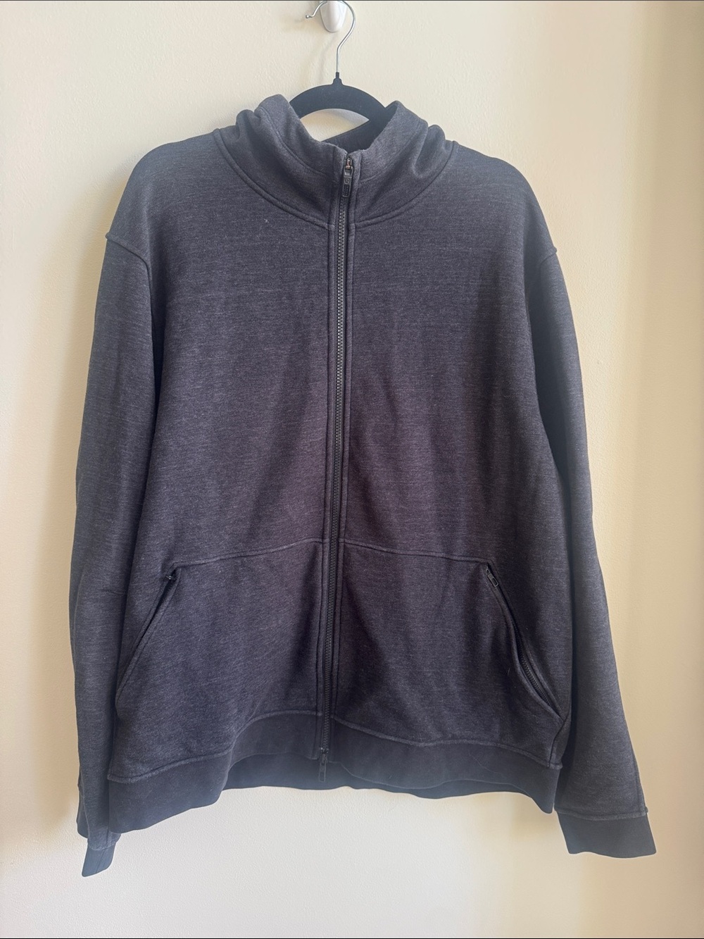Lululemon Men’s zip up hooded sweatshirt